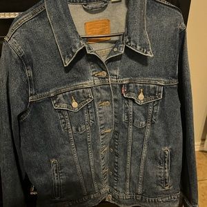 Woman’s XL Levi jeans jacket